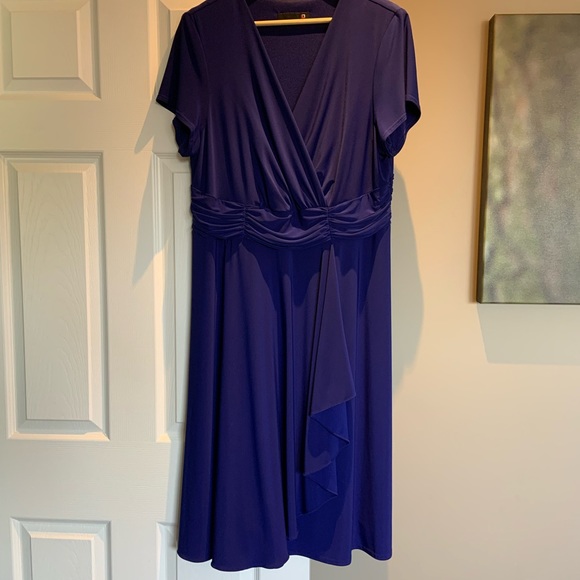 Laura Plus Dress - Picture 1 of 7